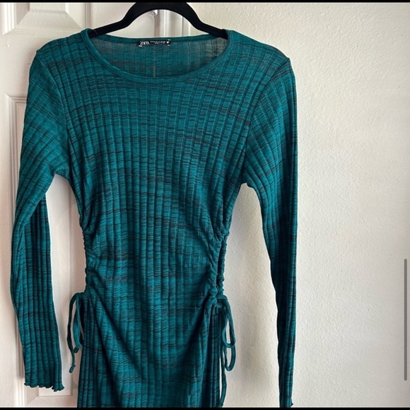 Zara Emerald green Cutout Dress long sleeve, midi with side cut outs, stretchy - Picture 8 of 10